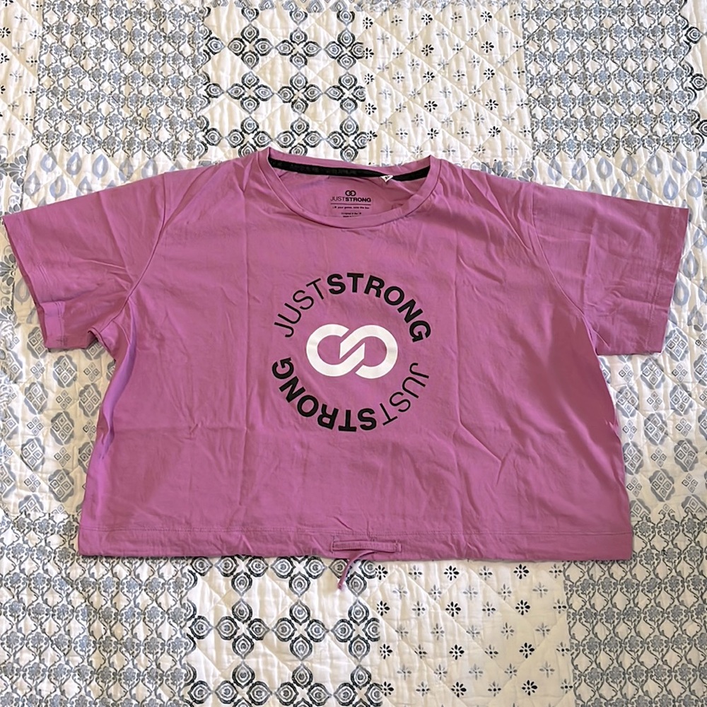 Just Strong - Lippy Cropped Stamp Tee - Size XL